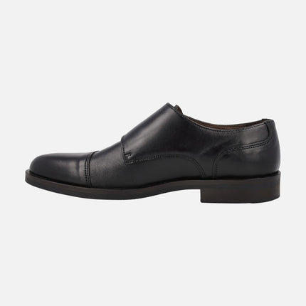 Men's shoes with buckles and rubber floor