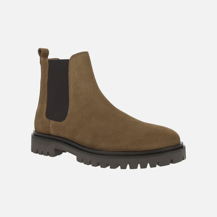 Chelsea -style man booties in camel suede