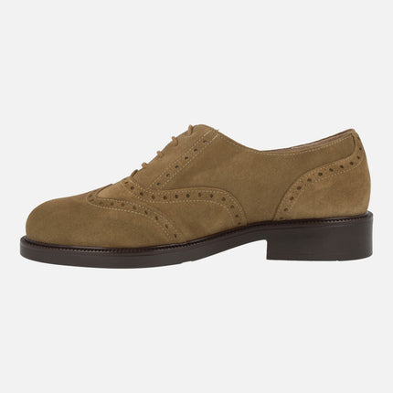 Zapatos oxford en serraje camel con detalle de picados