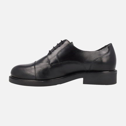 Black leather shoes with laces and straight toe