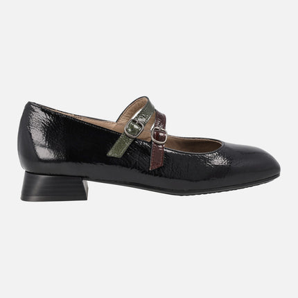 Patent leather mary jane shoes with squared toe