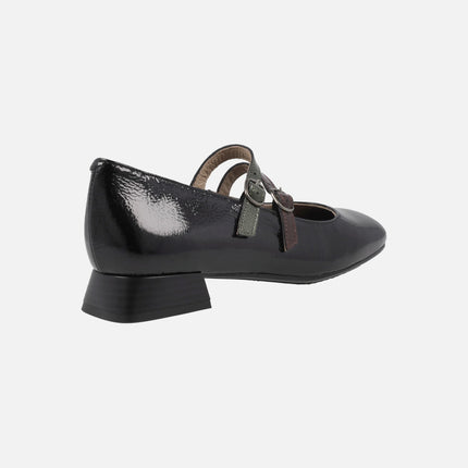 Patent leather mary jane shoes with squared toe