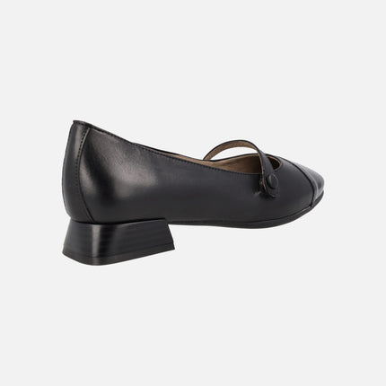 Black leather mary jane shoes with toe in patent leather