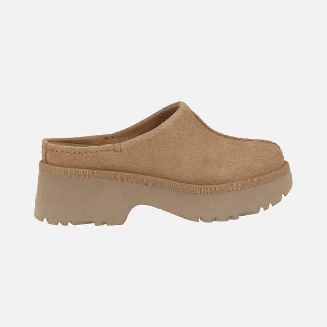 New Heights Clogs in chesnut suede