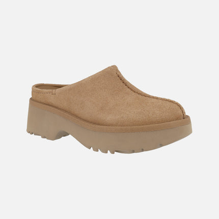 New Heights Clogs in chesnut suede