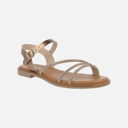 Sandalias planas con tiras de strass y pulsera al tobillo con hebilla