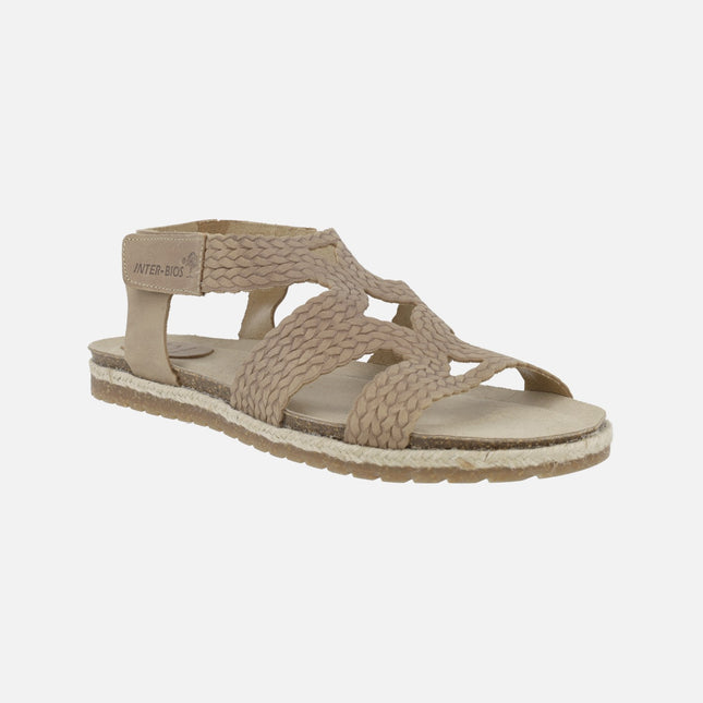 Sandalias planas de piel efecto trenzado con cierre de velcro