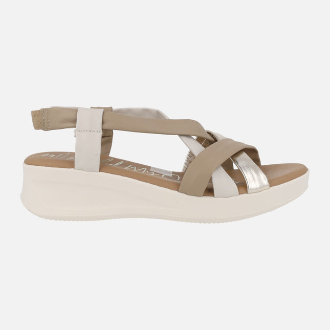 Sandalias de tiras de piel combinadas y cuña baja