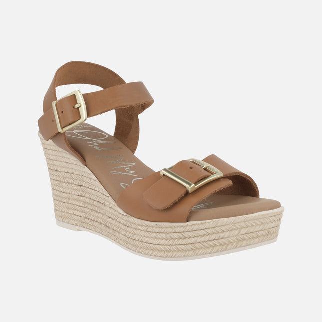 Sandalias de piel color cuero con cuña alta y hebillas