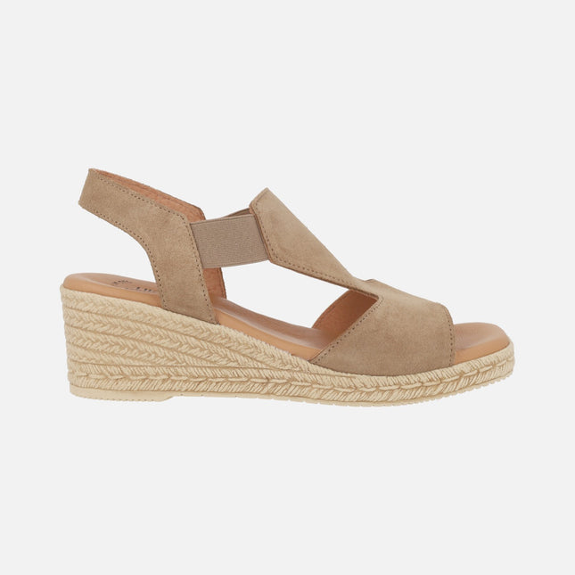 Sandalias de piel con elásticos laterales y cuña media