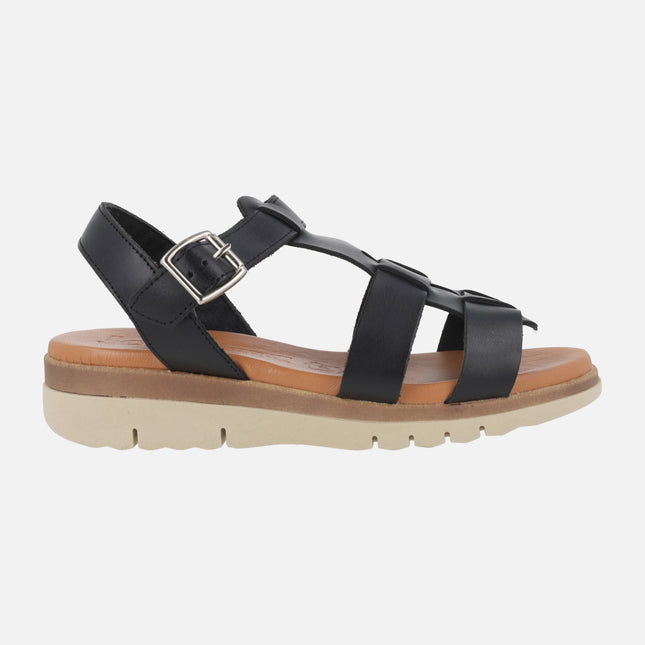 Sandalias de piel con cuña baja y cierre de hebilla