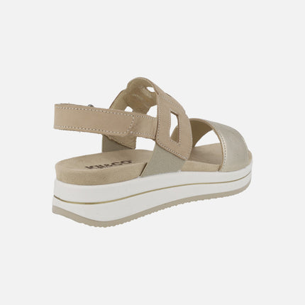 Sandalias combinadas en oro y beige con cierre de velcro