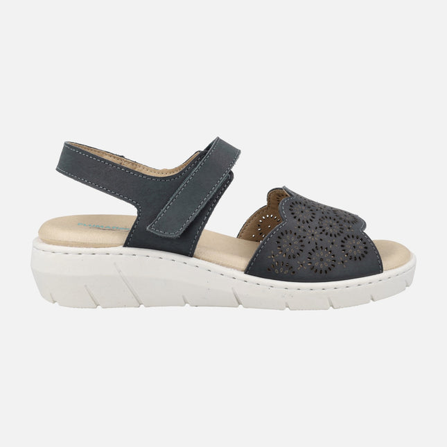 Sandalias confort de piel con pala troquelada y velcro