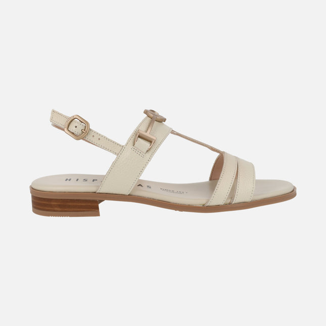 Sandalias bajas de piel con adorno metálico