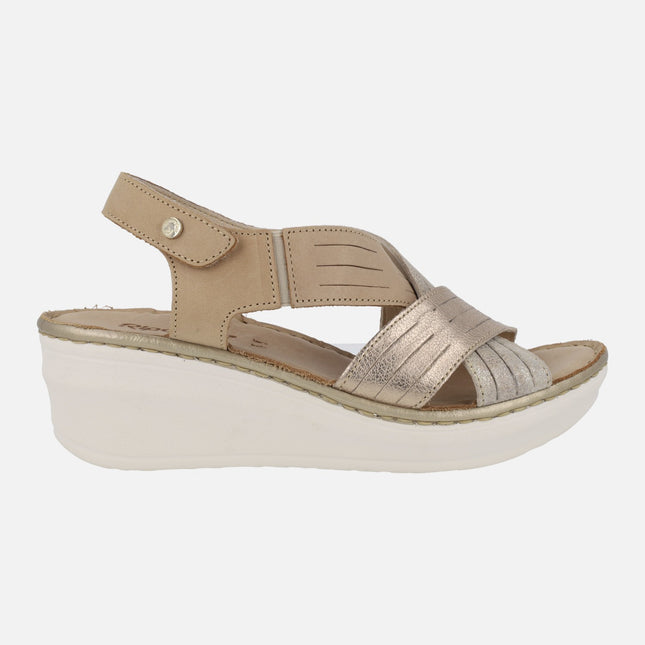 Sandalias de piel con tiras cruzadas y cierre de velcro