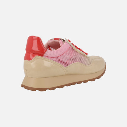 Zapatillas deportivas combinadas con cierre de cordones