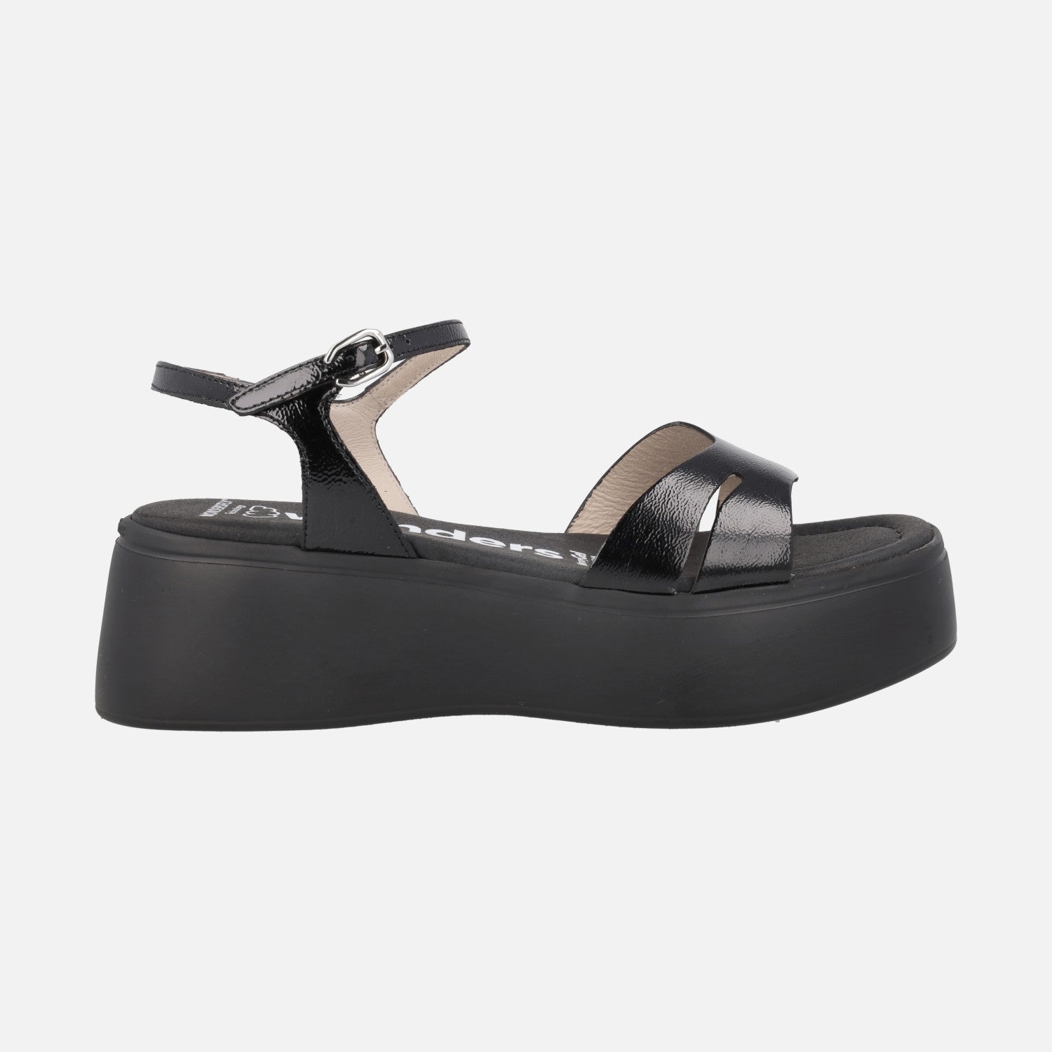 Sandalias Celina en charol negro con plataforma