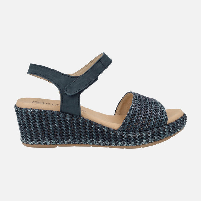 Sandalias de piel y rafia con cierre de velcro