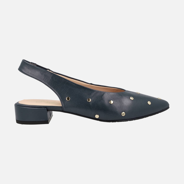 Bailarinas de piel destalonadas con tachas metálicas