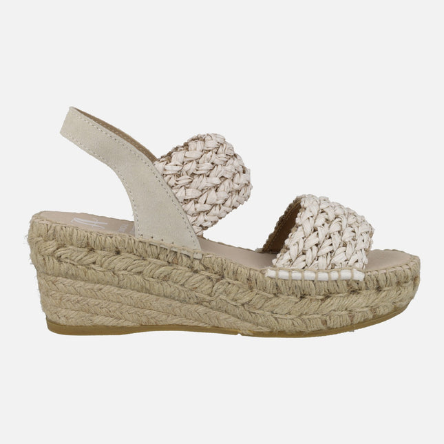Zapatillas de esparto con cuña media y tiras trenzadas de rafia