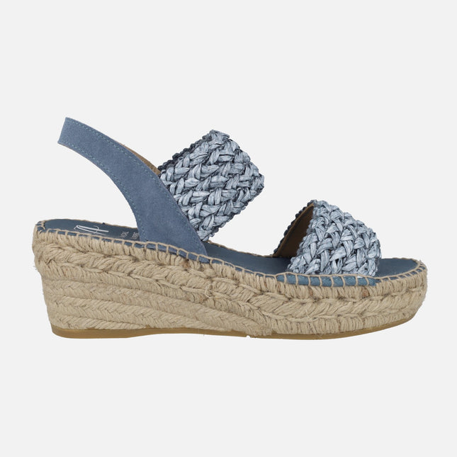 Zapatillas de esparto con cuña media y tiras trenzadas de rafia