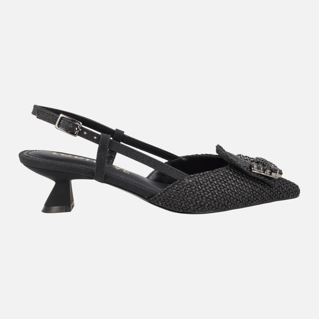 Zapatos corte salón destalonados en acabado rafia