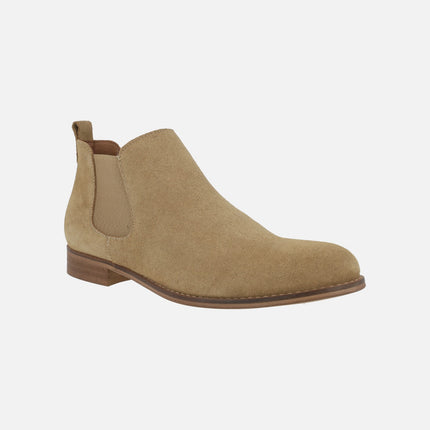 Botines tobilleros estilo chelsea en serraje camel