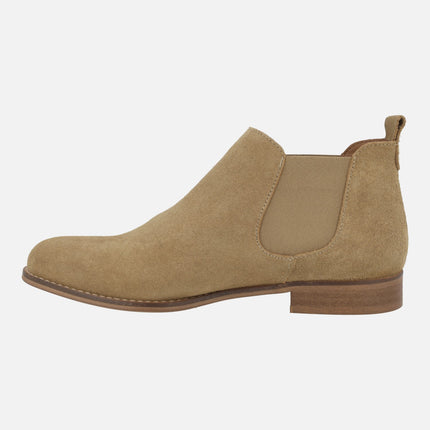 Botines tobilleros estilo chelsea en serraje camel