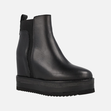 Alpe Vanity Booties in black leather with inner wedge