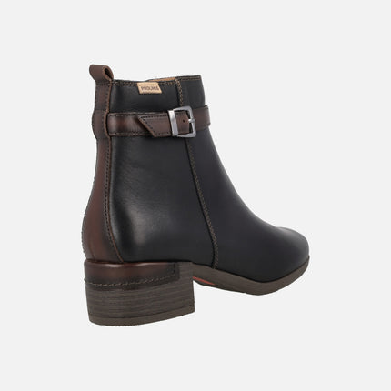 Botines de tacón con adorno de tira con hebilla Malaga