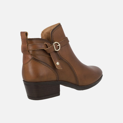 Botines de piel Daroca con adorno de hebilla