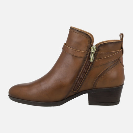 Botines de piel Daroca con adorno de hebilla