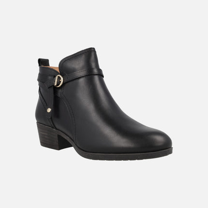 Botines de piel Daroca con adorno de hebilla