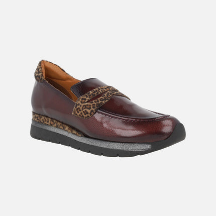 Mocasines Polar en piel charol con detalles en animal print