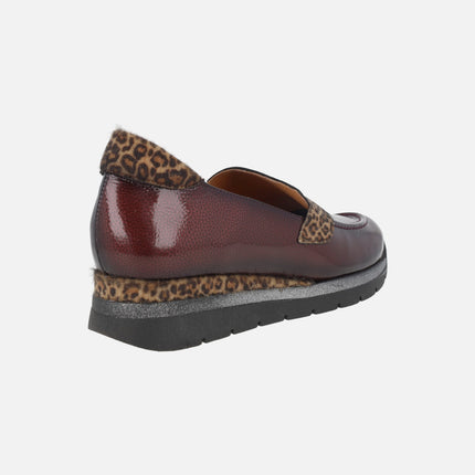 Mocasines Polar en piel charol con detalles en animal print