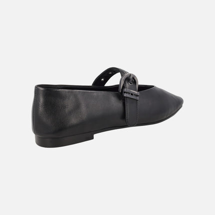 Merceditas negras de piel con pulsera y hebilla