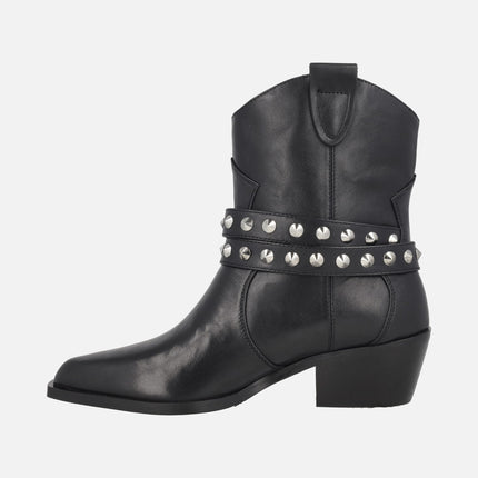 Botines cowboy Kansas con tiras de tachas y hebillas