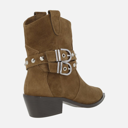 Botines cowboy Kansas con tiras de tachas y hebillas