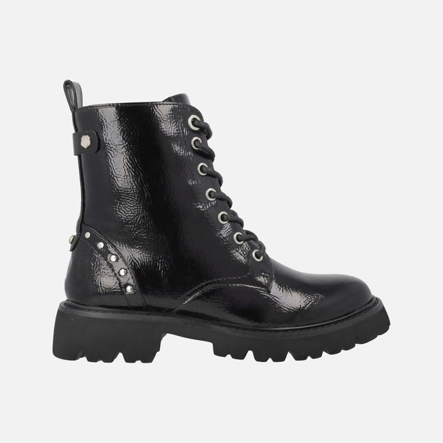 Botines negros de charol con cordones y cremallera
