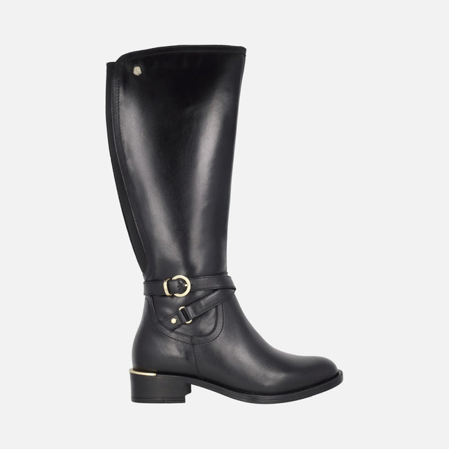 Botas altas de piel negra con parte trasera elástica