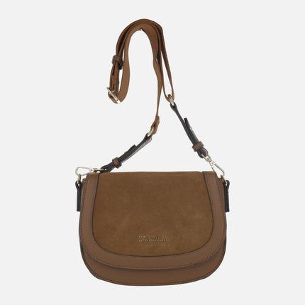 Bolsos bandolera con tapa en combinado de piel y sintéticos