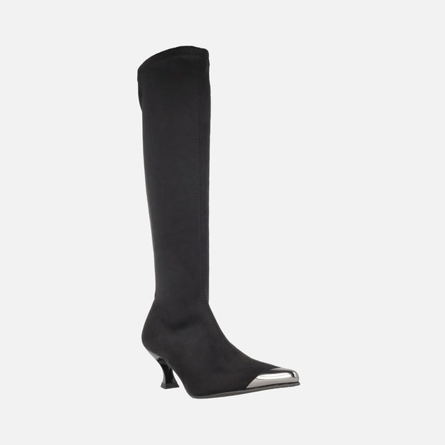 Botas altas de tacón en tejido elástico imitando ante con adorno metálico en la punta