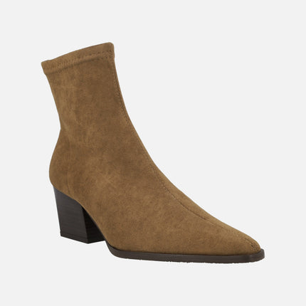 Botines de tacón con puntera afilada en ante stretch resistente al agua