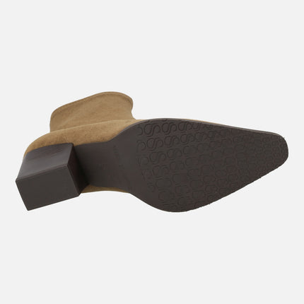 Botines de tacón con puntera afilada en ante stretch resistente al agua