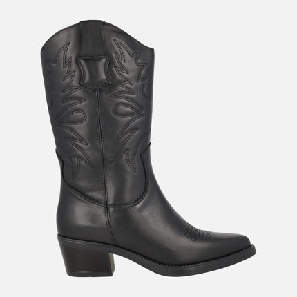Botas de piel estilo cowboy con bordados de Viguera