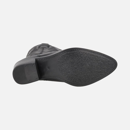 Botas de piel estilo cowboy con bordados de Viguera