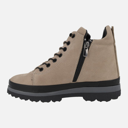 Botines de piel nobuck con cordones elásticos y cremallera