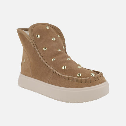 Botas australianas en serraje cuero con tachas doradas