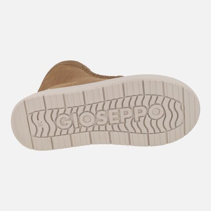 Botas australianas en serraje cuero con tachas doradas