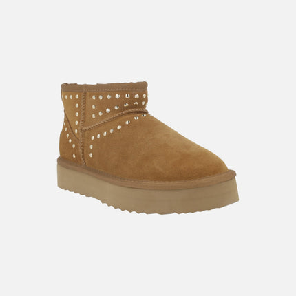 Botas bajas de serraje forradas de pelo con tachas doradas Agder